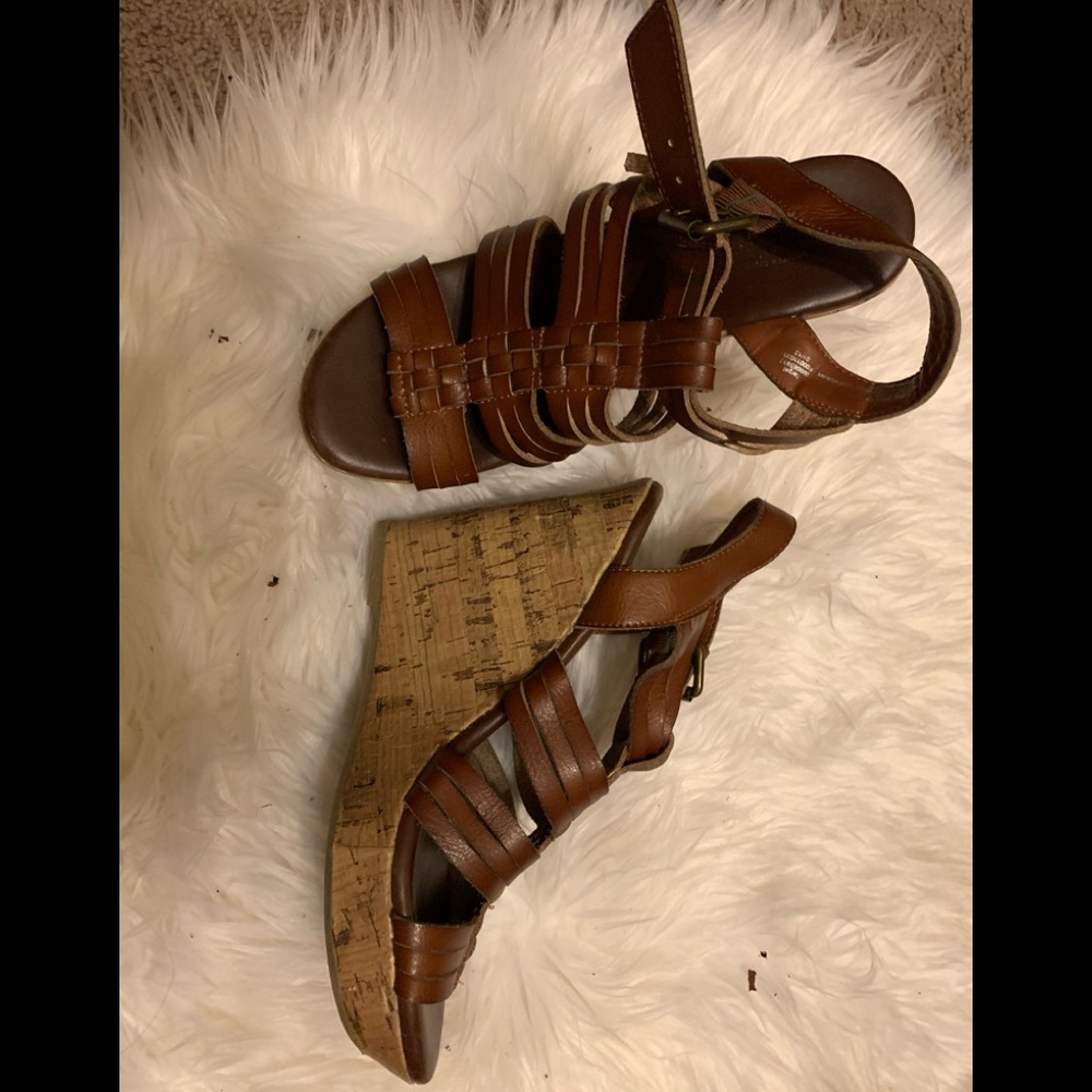 Summer wedges